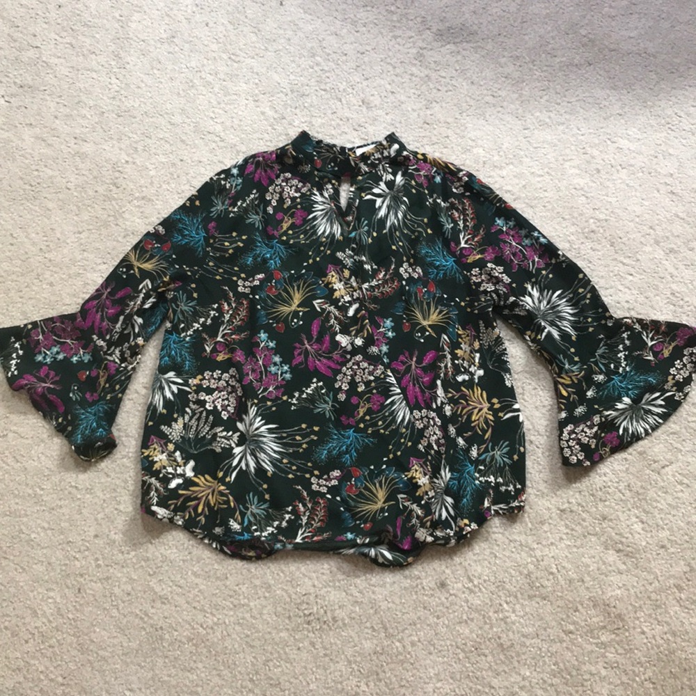 Gorgeous floral top